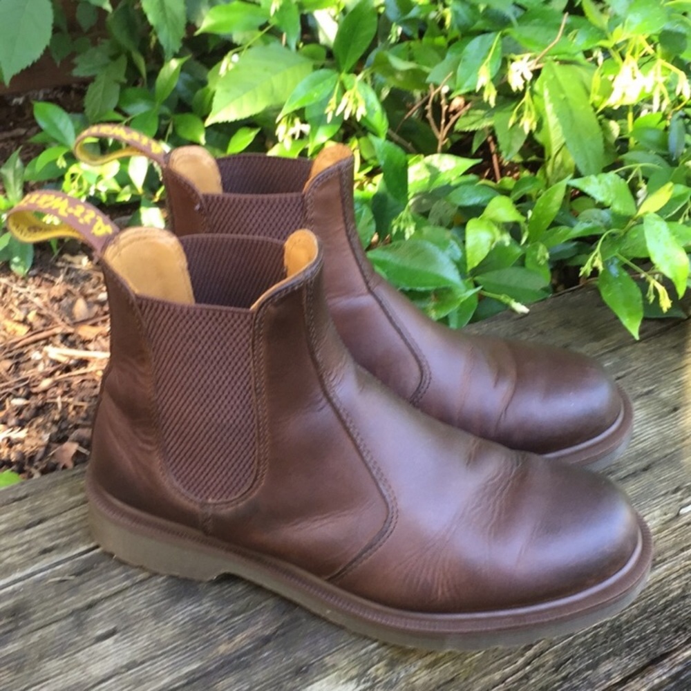 dr martens 2976 gaucho crazy horse chelsea boots